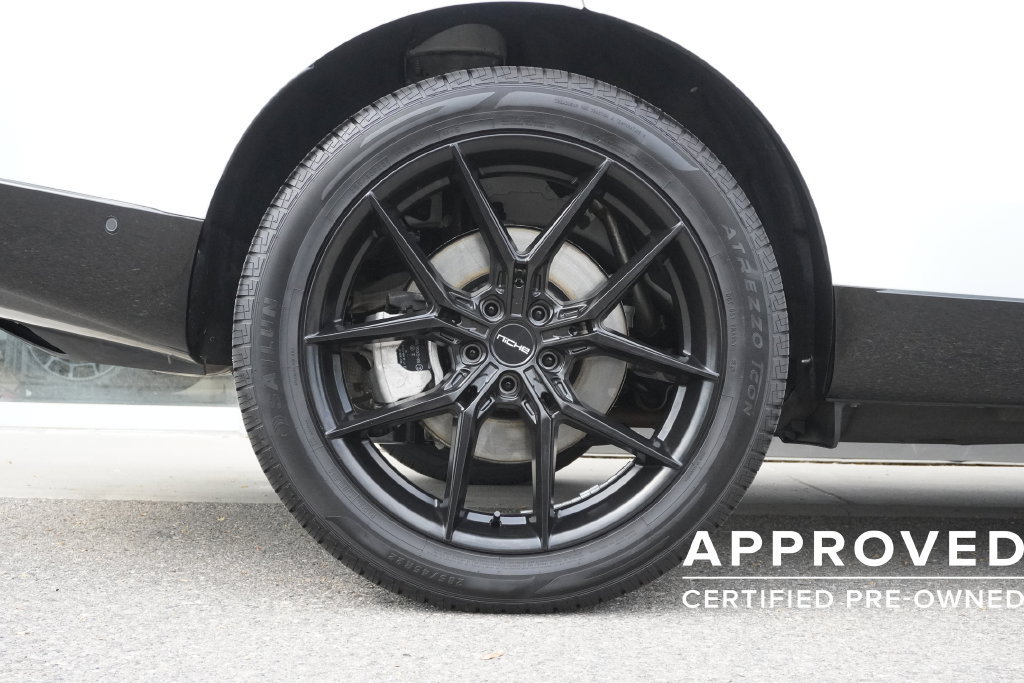 Used 2025 Land Rover Range Rover Long Wheelbase SE AWD/4WD image 32