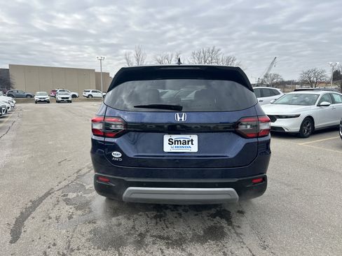 Certified 2025 Honda Pilot EX-L image 9