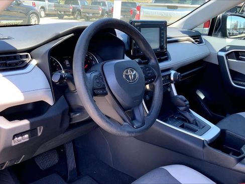Used 2022 Toyota RAV4 XLE image 17