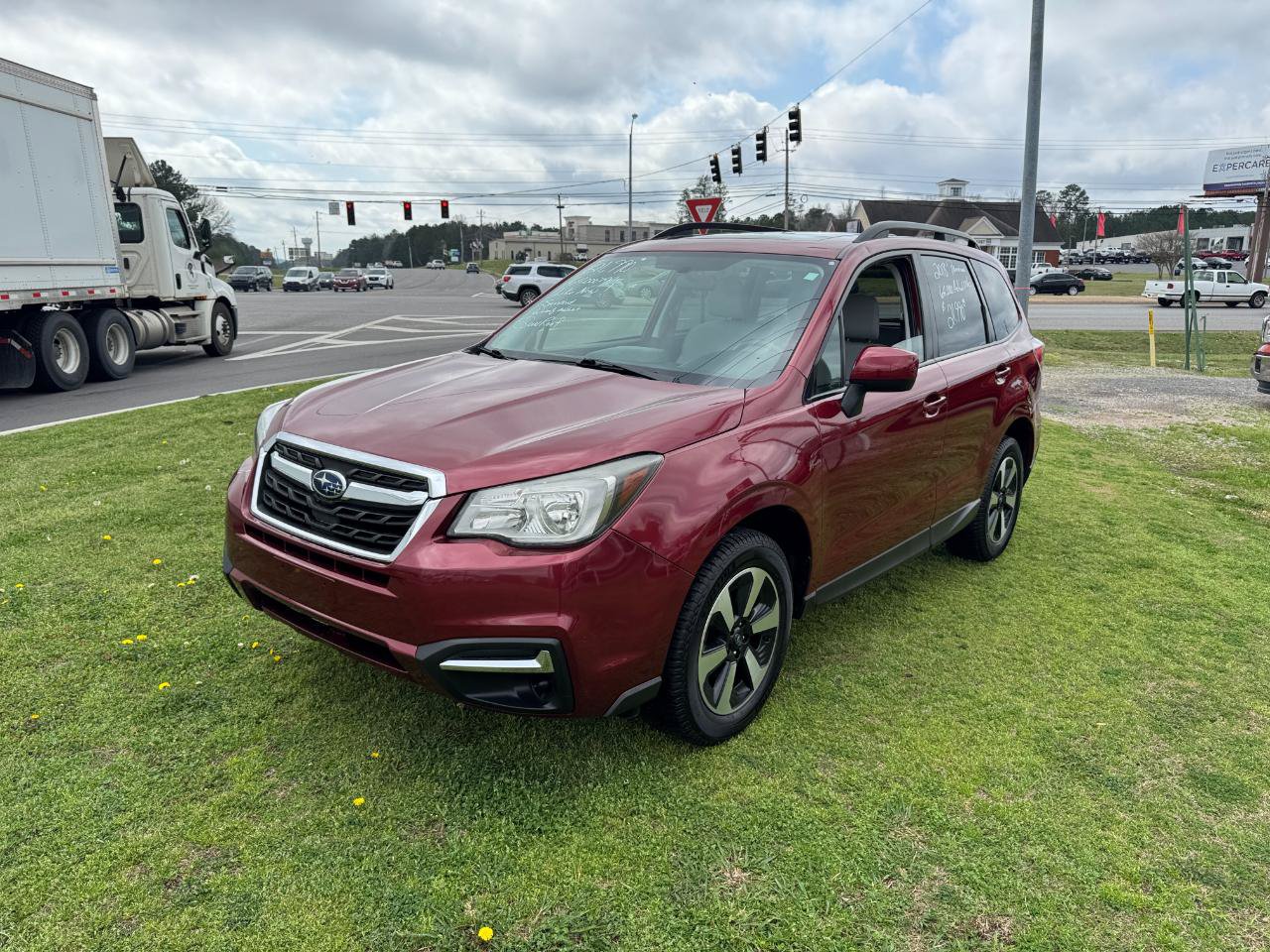 Used 2018 Subaru Forester 2.5i Premium w/ All-Weather Package AWD/4WD image 5