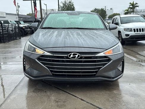Used 2019 Hyundai Elantra SE w/ Cargo Package image 17