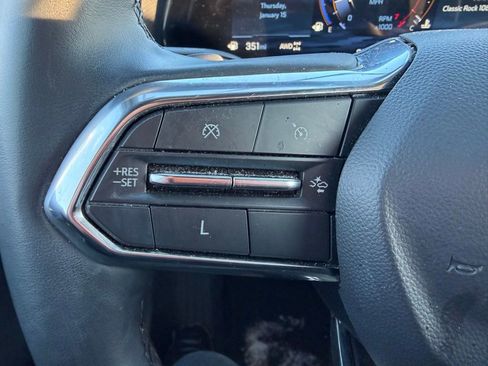 Used 2025 Chevrolet Equinox LT image 12