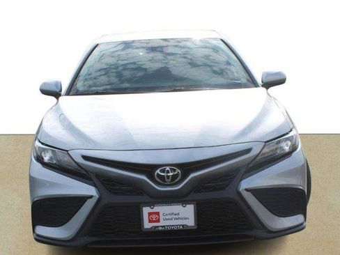 Certified 2021 Toyota Camry SE FWD image 9