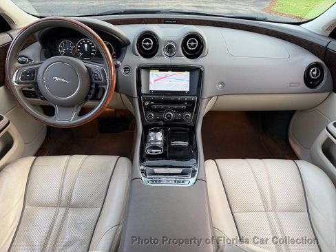 Used 2017 Jaguar XJ R-Sport RWD image 45