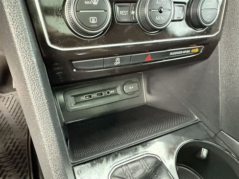 Used 2021 Volkswagen Atlas SEL Premium image 45