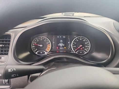 Used 2023 Jeep Renegade Latitude AWD/4WD image 5