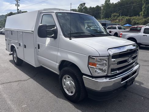 Certified 2026 Ford E-350 and Econoline 350 Super Duty w/ Power Equipment Group RWD image 4