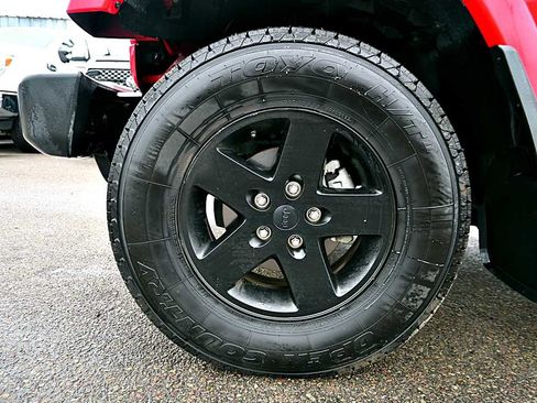 Used 2015 Jeep Wrangler Unlimited Sahara image 10