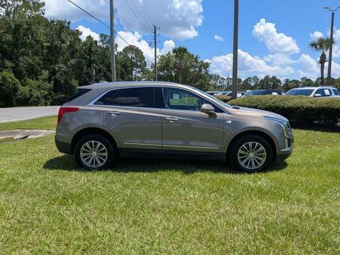 Used 2018 Cadillac XT5 Luxury w/ Driver Awareness Package FWD image 2
