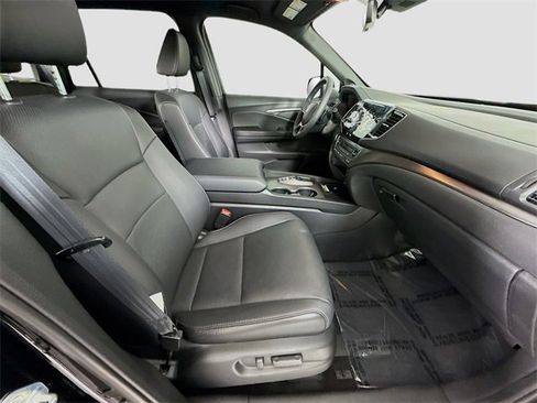 Used 2025 Honda Passport EX-L image 28