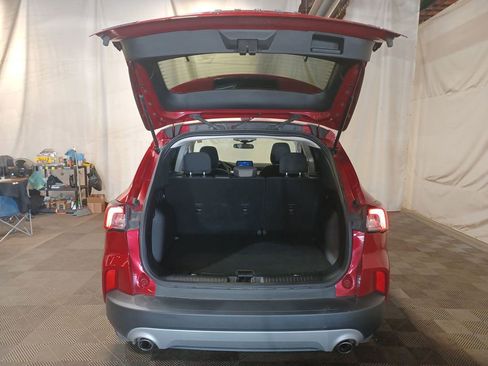 Used 2022 Ford Escape SE image 19