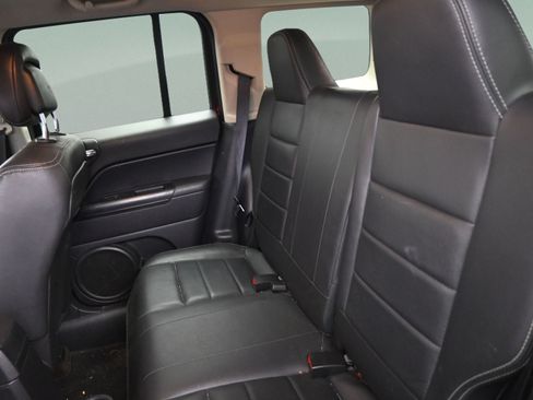 Used 2015 Jeep Patriot High Altitude AWD/4WD image 34