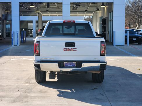 Used 2018 GMC Sierra 1500 SLT w/ Enhanced Driver Alert Package image 8
