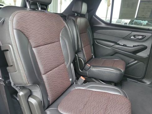 Certified 2023 Chevrolet Traverse High Country FWD image 26