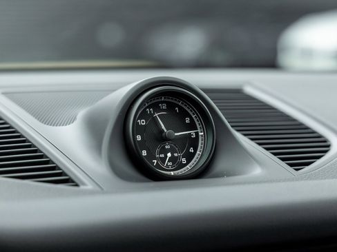 New 2026 Porsche Macan image 28