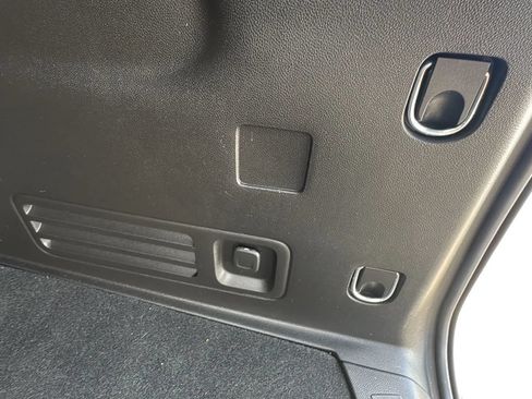 Used 2019 Chevrolet Traverse LT w/ LPO, Floor Liner Package AWD/4WD image 20