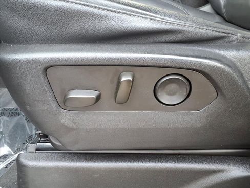 Used 2022 Chevrolet Tahoe LT w/ Luxury Package image 12