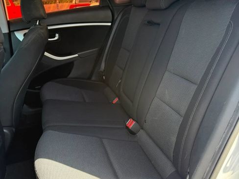 Used 2016 Hyundai Elantra GT FWD image 10