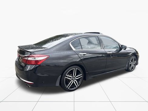 Used 2016 Honda Accord Touring image 9