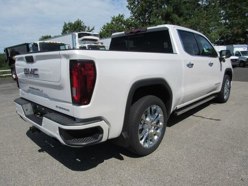 Used 2023 GMC Sierra 1500 Denali w/ Denali Reserve Package AWD/4WD image 8