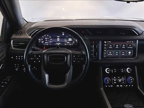 Used 2023 GMC Yukon XL Denali w/ Advanced Technology Package AWD/4WD image 16