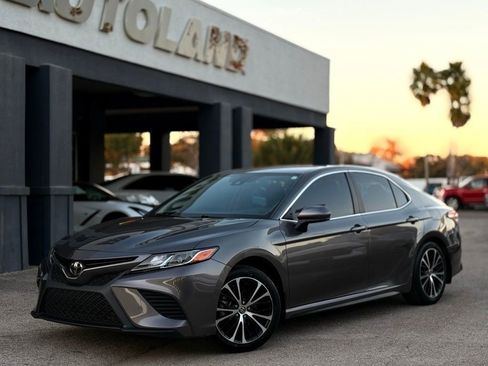 Used 2020 Toyota Camry SE image 8