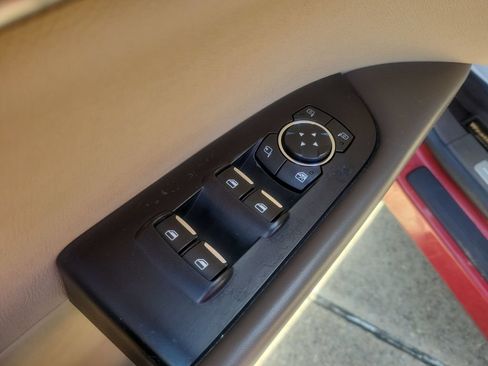 Used 2016 Lincoln MKX Reserve w/ Technology Package FWD image 14