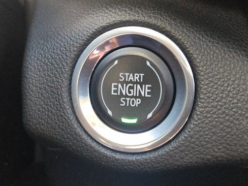 Used 2021 Buick Envision Essence AWD/4WD image 32