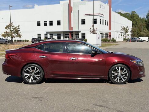 Used 2017 Nissan Maxima Platinum image 8