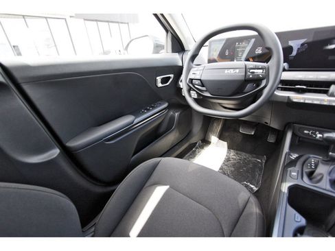 New 2026 Kia K4 FWD image 9