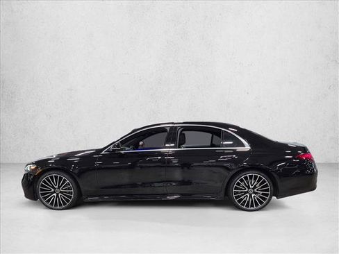 Used 2022 Mercedes-Benz S 500 4MATIC w/ AMG Line Package image 9