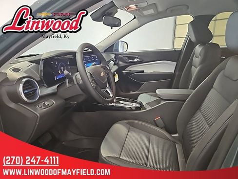 New 2026 Chevrolet Trax LT w/ LT Convenience Package image 11