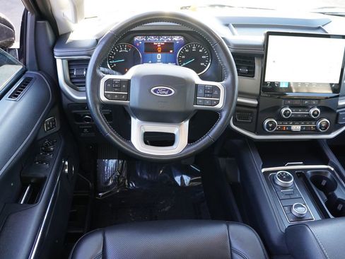 Certified 2024 Ford Expedition XLT image 21