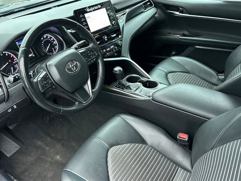 Used 2022 Toyota Camry SE image 12