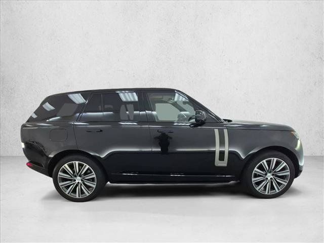 Certified 2025 Land Rover Range Rover Autobiography AWD/4WD image 4