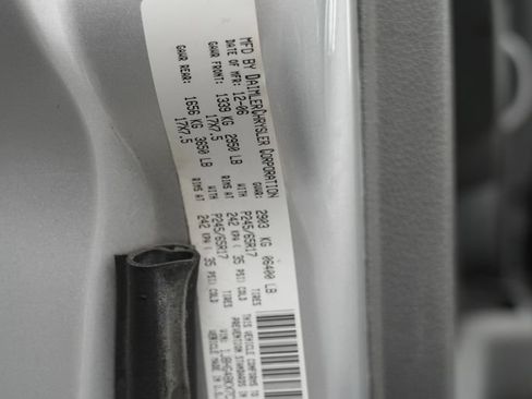 Used 2007 Jeep Commander Sport AWD/4WD image 49