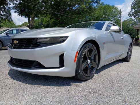 Used 2019 Chevrolet Camaro LT RWD image 2