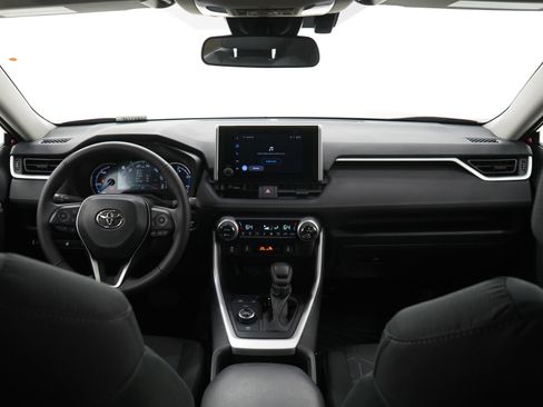 Used 2025 Toyota RAV4 XLE w/ Convenience Package image 13