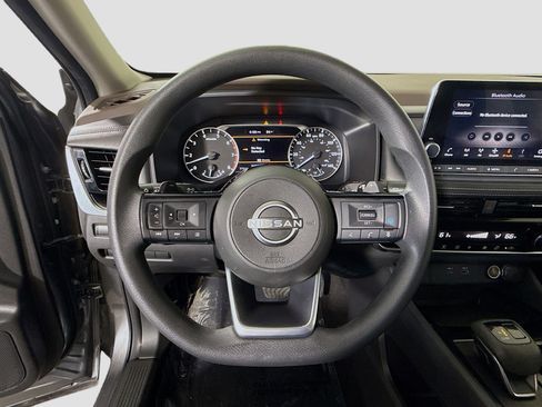 Used 2022 Nissan Rogue SV FWD image 13