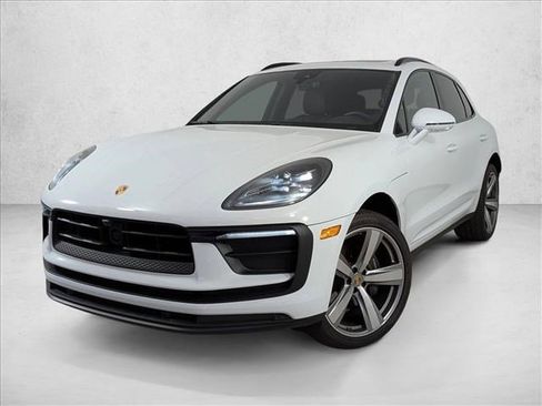 Certified 2025 Porsche Macan image 1