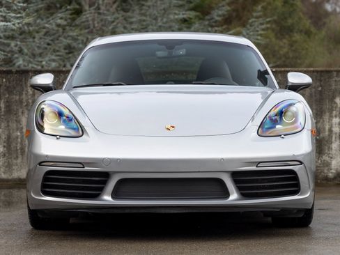 Used 2018 Porsche 718 Cayman S image 8