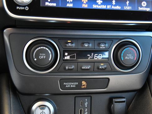Used 2025 Nissan Leaf S FWD image 22