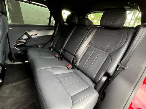 Used 2025 Land Rover Range Rover Sport SE image 26