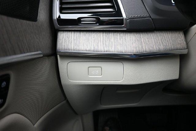 Used 2024 Volvo XC90 B6 Ultimate w/ Protection Package Premier AWD/4WD image 28