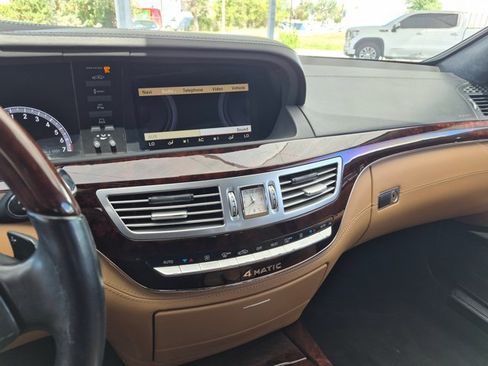 Used 2012 Mercedes-Benz S 550 4MATIC image 11