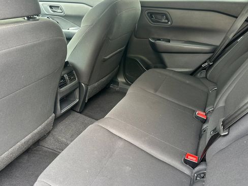 Used 2024 Nissan Rogue S AWD/4WD image 12
