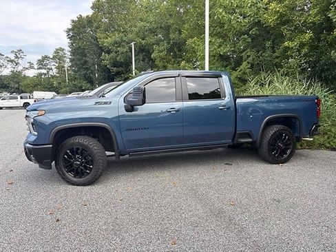 Used 2025 Chevrolet Silverado 2500 LT w/ Trail Boss Package AWD/4WD image 22