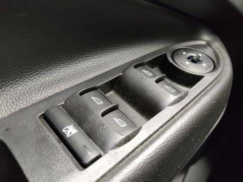 Used 2017 Ford Escape S FWD image 27