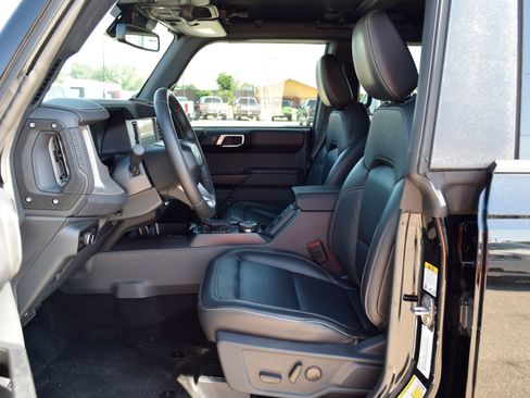 Used 2025 Ford Bronco Outer Banks AWD/4WD image 18