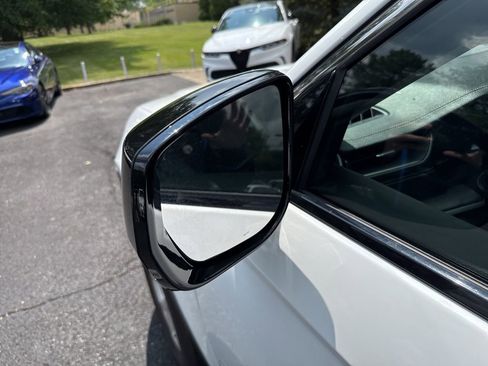 Used 2023 Jeep Grand Cherokee Limited image 16